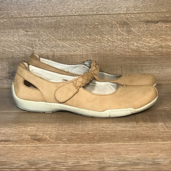 Ros Hommerson Camry Tan Suede‎ Mary Jane Flat - Picture 2 of 16